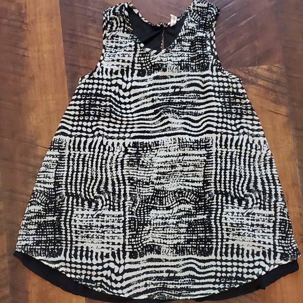 Japna sleeveless blouse